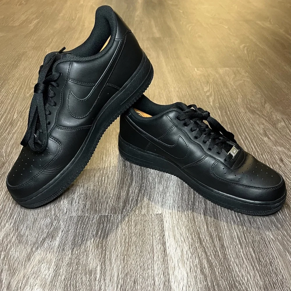 Nike Air Force 1 Low casual sneakers triple black - Picture 1 of 7